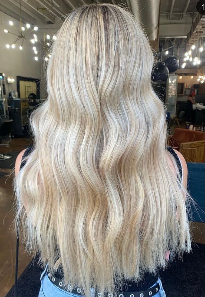 Long blonde waves